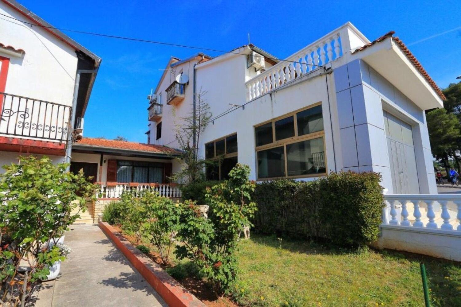 Apartment - 600 M From